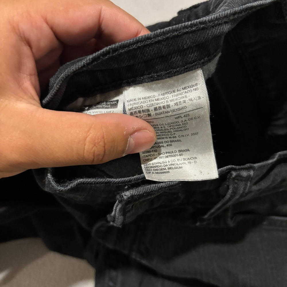 Levis 541 Athletic Taper Mens Black Jeans 34x30 Denim Pants Minimalist - Picture 4 of 8